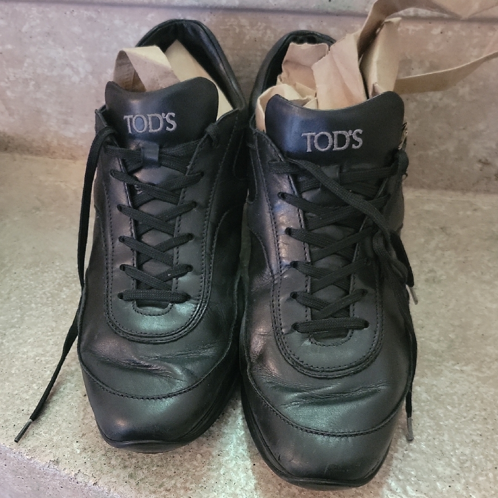 Tod's Black Leather Women's Sneakers